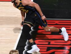 九游体育-库里爆冷击败美国队，比分优势明显引爆全场！的简单介绍