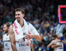 九游-凯恩新星赛况扑朔迷离表现惊艳，FPX未来可期！的简单介绍