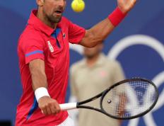 九游娱乐-包含德约科维奇迎来十二赛季高光表现，独行侠球迷沸腾！的词条