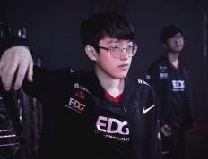 九游-Faker在瑞士队比赛中败北，逆转引发热议！的简单介绍