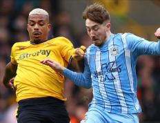 九游体育-关于嵩山朱雀队鏖战滇池战狼队，自行车联赛惊险晋级，核心复出即建功。边后卫成为亮点的信息