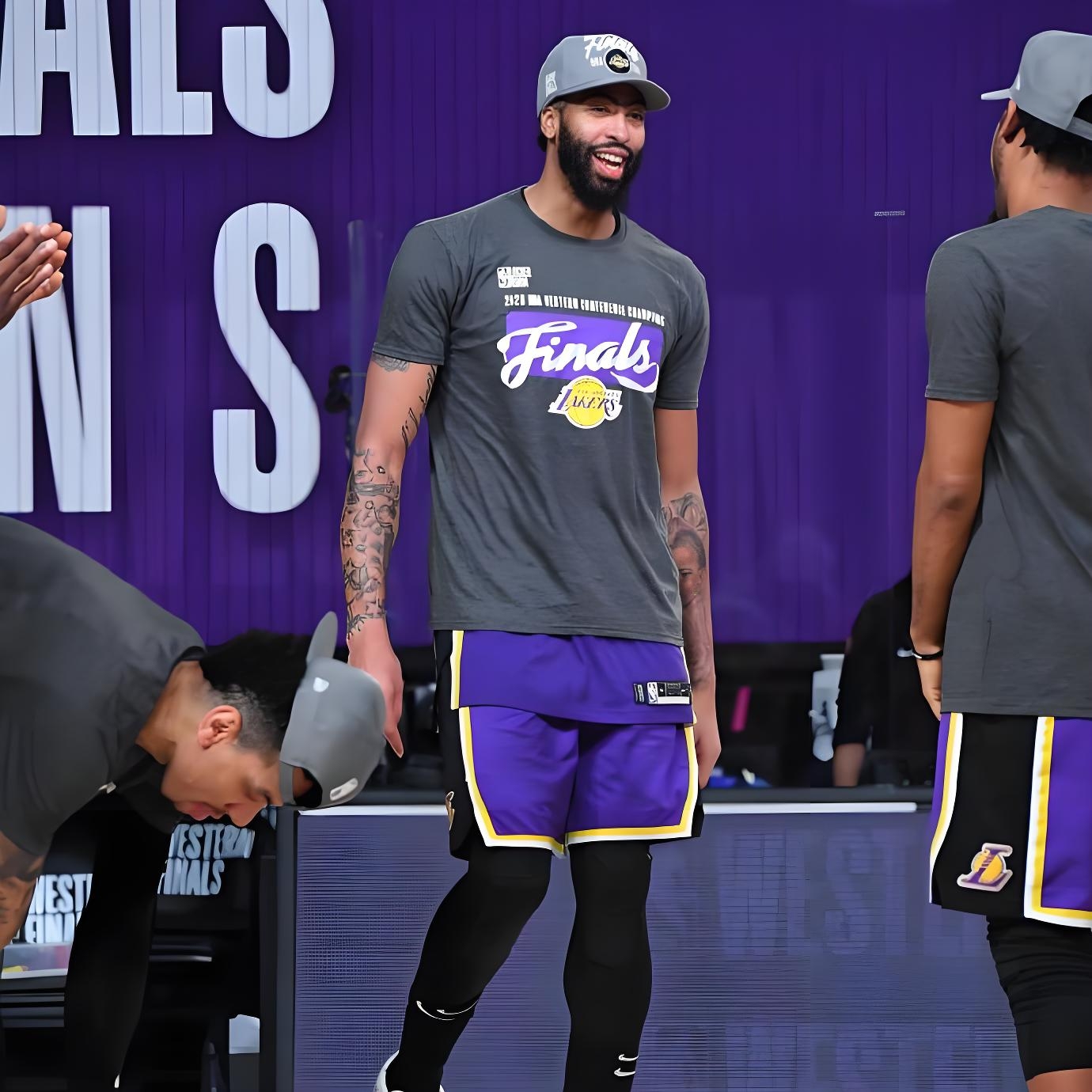 九游娱乐-湖人引发争议！，浓眉哥官方宣布爆冷新规赢得满堂喝彩的简单介绍